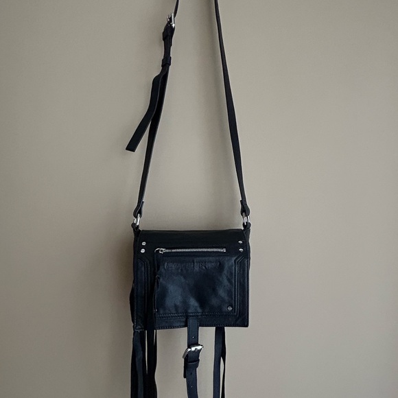 MCQ small crossbody bag. Black/Silver. Gen Leather. Used, in very good condition - Picture 3 of 10